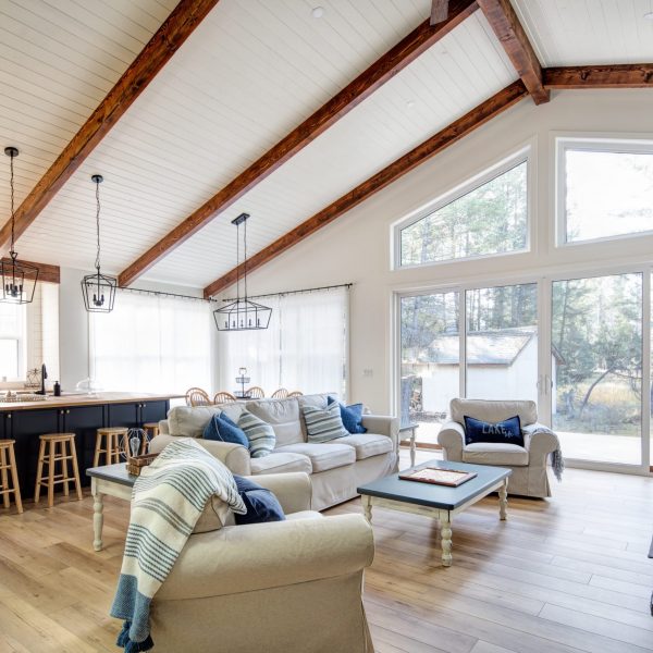 Full of Light - New Construction - Columbia Valley