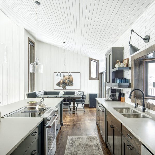 STW Builders - Bright and airy construction - mountain modern